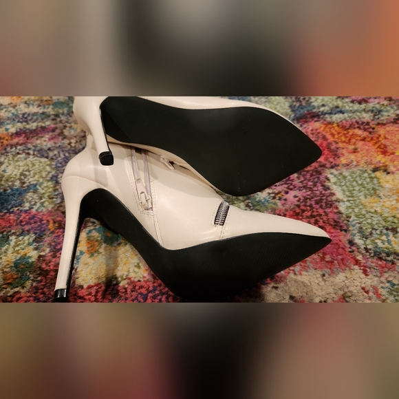 Thigh-high cream boots size 7.5 - Picture 2 of 4